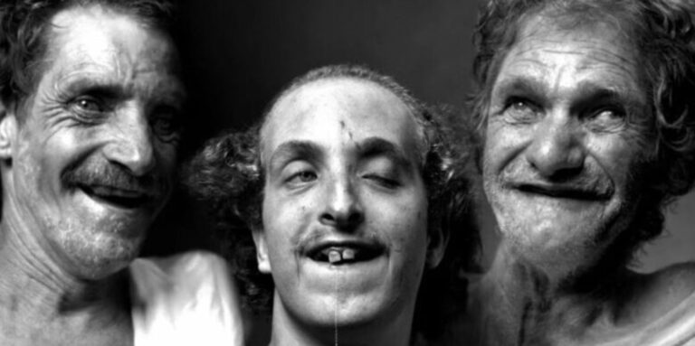 La famille la plus étrange qui communique par aboiements et grognements : Leur histoire étrange va vous surprendre
