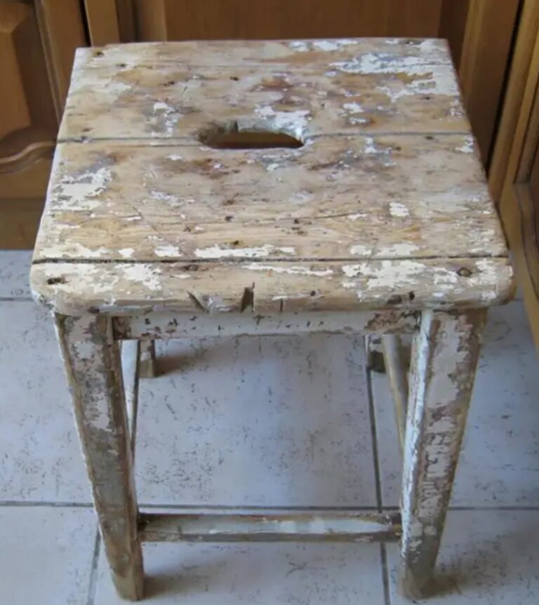 Esta silla ha estado en nuestra casa durante casi 30 años – una fiel compañera a través de todas las fases de la vida. Cuando por fin la restauré, me sorprendió lo bonita que había quedado. Compruébelo usted mismo.