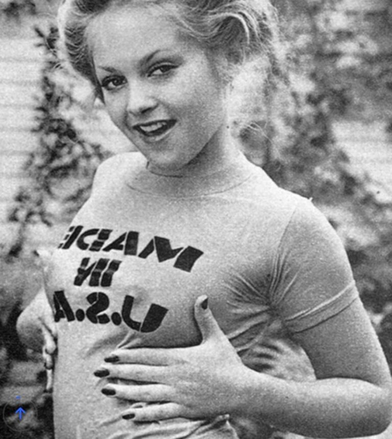 Avec seulement 1,50 mètre, cette femme a laissé une empreinte indélébile dans l’histoire de la télévision. Préparez-vous à la découvrir aujourd’hui, à 66 ans.